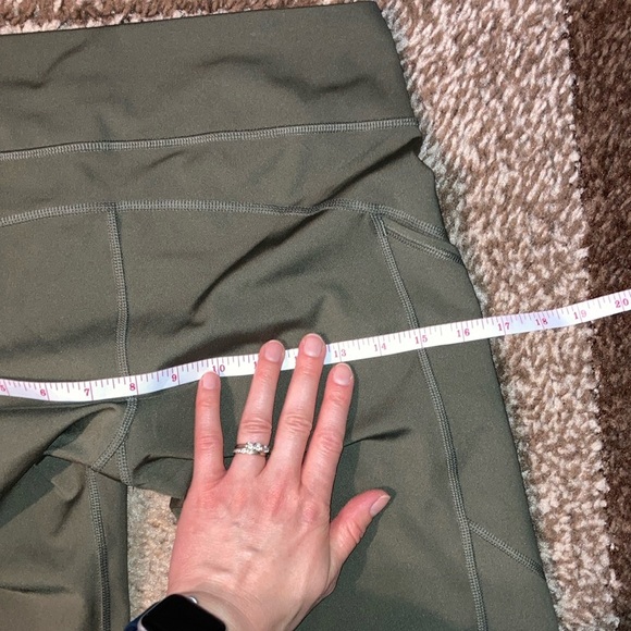 Puma Green Capris for Effortless Style - Picture 8 of 11